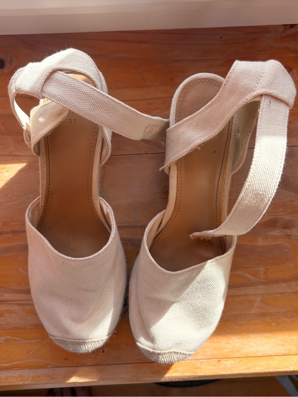H&M Women’s Wedge Heels in Cream